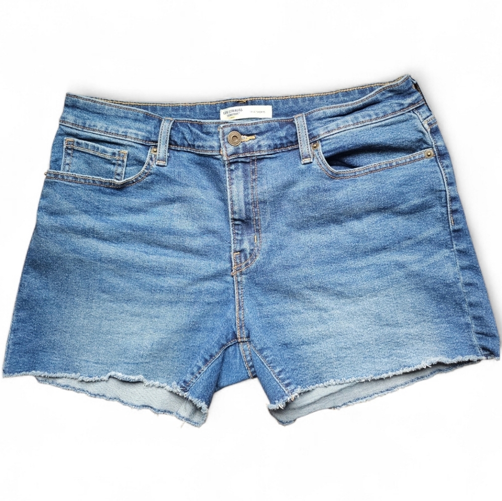 Signature Levi Strauss Gold Women's True Shorts Size 14